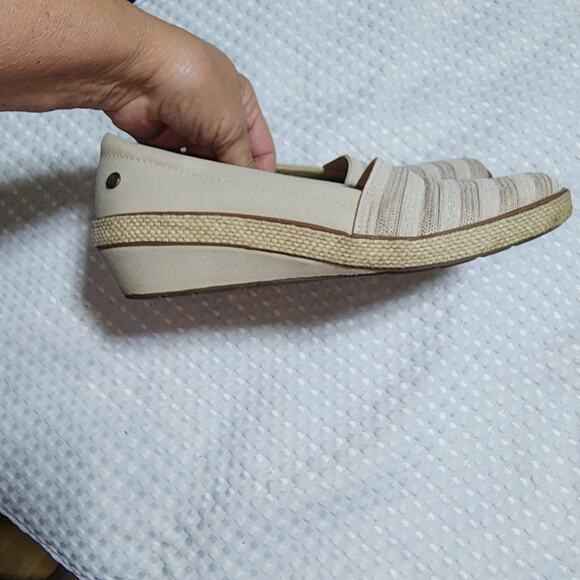 GRASSHOPPERS WOMENS SZ 6.5 BLAISE WEDGE STRIPE CREAM ORTHOLITE SHOES - Picture 2 of 8